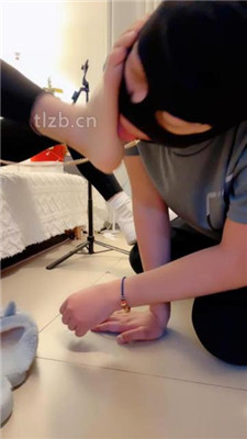 图片[16]-苒溪】清理脏长靴踩踏虐乳/闻白袜鞋窝