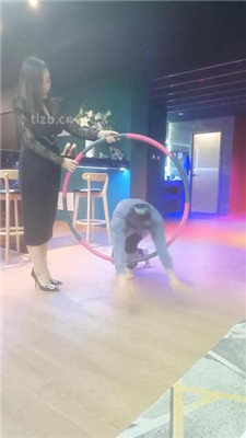 图片[12]-咩祖】跪舔高跟脏鞋/碾压踩狗头/舔鞋底口水/赏赐圣水