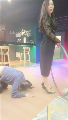 图片[13]-咩祖】跪舔高跟脏鞋/碾压踩狗头/舔鞋底口水/赏赐圣水