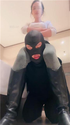 图片[4]-沐阳大小姐】胯下辱/舔脏长靴原味船袜/骑马踩踏/脚喂食