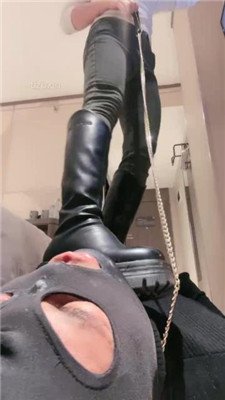 图片[19]-沐阳大小姐】胯下辱/舔脏长靴原味船袜/骑马踩踏/脚喂食