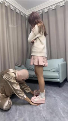 图片[3]-狗哥】可爱小主-提档/皮鞋白袜踩狗