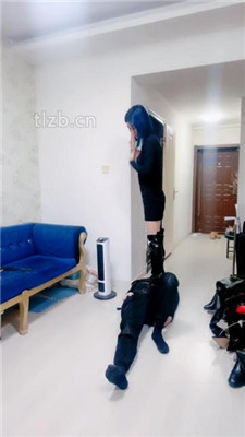 图片[17]-兔兔大人】艺术场-踩狗头磕头/提档/鞭打/闻白袜/舔脏鞋底/跺踩