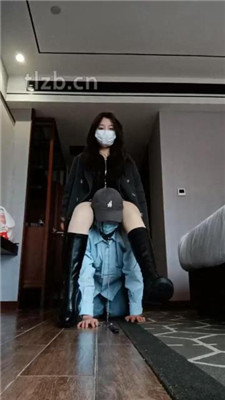 图片[12]-爱可呀】学姐室友当母畜-舔靴底/吃闻臭袜/胯下坐垫羞辱