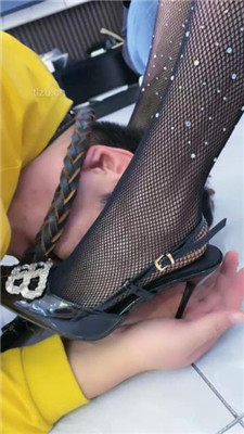 图片[20]-麋鹿银儿】骑马爬行/鞭打/网袜臭脚捂脸/舔脏鞋底