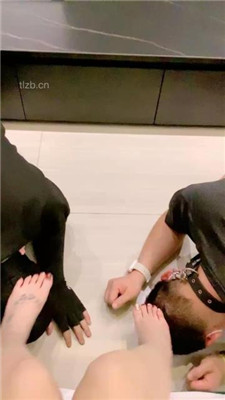 图片[12]-小软】虐双奴-高跟踩狗爪/狗链拴狗/转胯踩踏