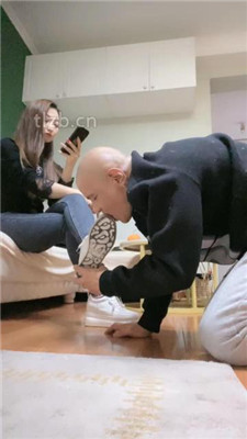 图片[6]-魅儿】舔脏鞋底棉袜/裸足插嘴/磕头求圣水