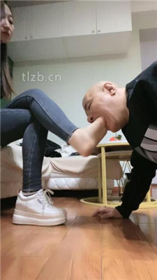 图片[10]-魅儿】舔脏鞋底棉袜/裸足插嘴/磕头求圣水