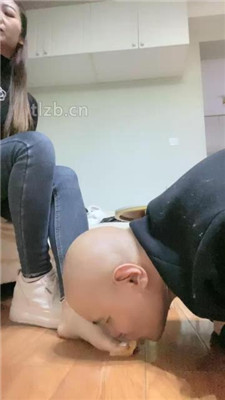 图片[11]-魅儿】舔脏鞋底棉袜/裸足插嘴/磕头求圣水