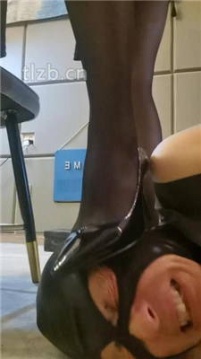 【魔鬼天使】丝袜塞满狗嘴/保鲜膜窒息/脚耳光_绳艺库视频下载