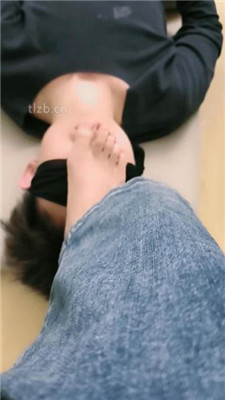 【啡啡】迷恋裸足的下贱小奶狗_绳艺库视频下载