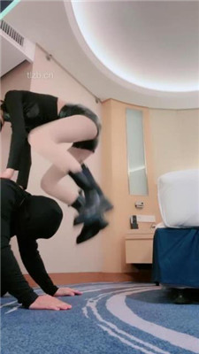 图片[14]-美娜格格】艺术后的臣服-圣水泡丝袜/短靴肉丝侍奉/揪耳朵