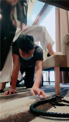 图片[3]-紫琳】转胯爬行/sp/肉丝高跟舔/揪耳朵/人肉座椅/鞋跟插嘴