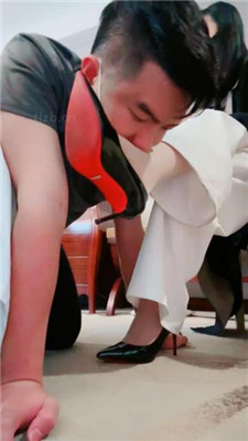 图片[4]-紫琳】转胯爬行/sp/肉丝高跟舔/揪耳朵/人肉座椅/鞋跟插嘴