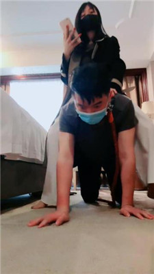 图片[5]-紫琳】转胯爬行/sp/肉丝高跟舔/揪耳朵/人肉座椅/鞋跟插嘴