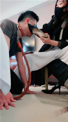 图片[12]-紫琳】转胯爬行/sp/肉丝高跟舔/揪耳朵/人肉座椅/鞋跟插嘴