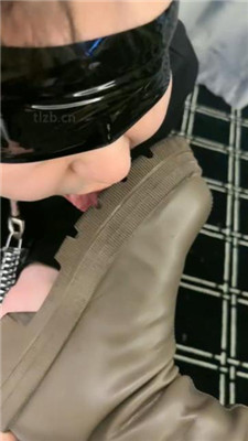 图片[4]-戚戚情侣主】绿帽老公爆吸男主白袜/耳光/舔脚