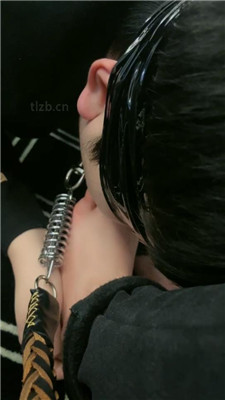 图片[11]-戚戚情侣主】绿帽老公爆吸男主白袜/耳光/舔脚