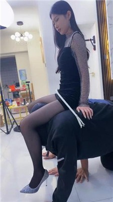 图片[13]-麋鹿银儿】素人模特S虐三奴-骑马骑脖/踩踏掐乳/喂圣水鞭打