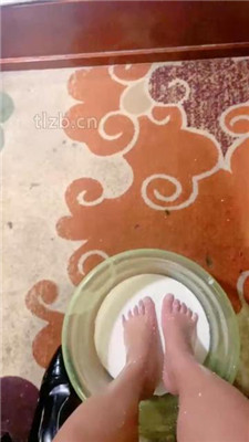 图片[6]-可欣夫妻】鞭打辱骂-赏赐牛奶洗脚水