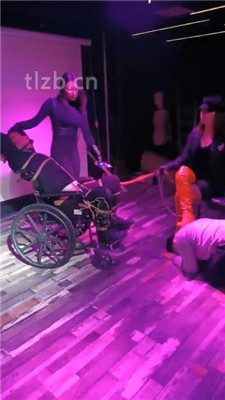 图片[8]-乐爷】酒吧双主双狗玩SM主奴游戏