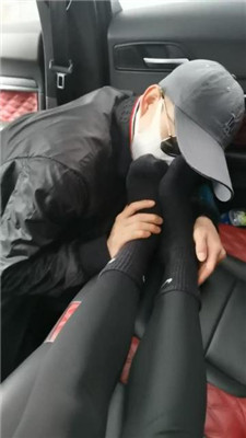 图片[2]-皮皮】狂吸超臭黑棉袜-黑丝