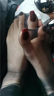 图片[6]-皮皮】狂吸超臭黑棉袜-黑丝