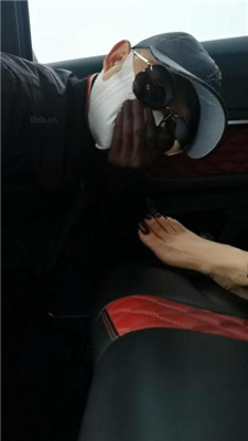 图片[8]-皮皮】狂吸超臭黑棉袜-黑丝