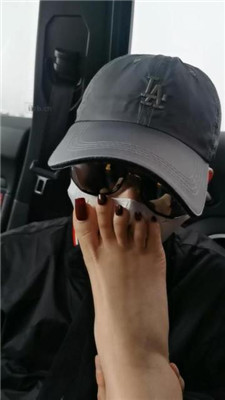 图片[10]-皮皮】狂吸超臭黑棉袜-黑丝