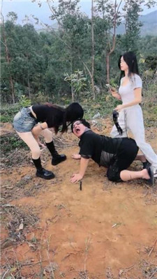 图片[11]-阳阳】双S-户外-舔泥巴脏鞋/骑马狗链遛狗/鞭打