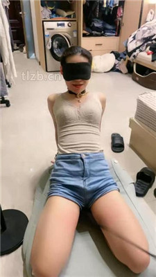 图片[7]-小羊】闺蜜居然喜欢舔我的臭脚丫