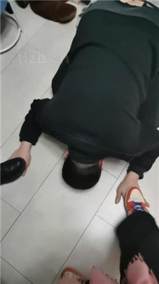 图片[6]-文文文】3素人S-长靴原味船袜踩地毯狗