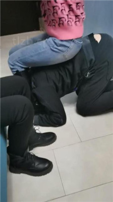 图片[7]-文文文】3素人S-长靴原味船袜踩地毯狗