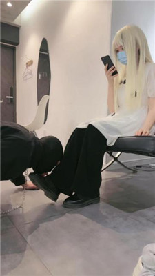 【抬头直视姐姐】白发魔女S第一次尝试玩SM_绳艺库视频下载