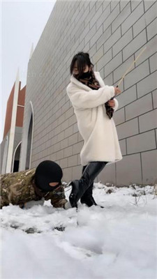 图片[5]-辣姐】冰天雪地虐狗被路人偶遇-翻车