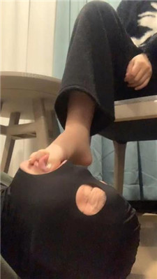 图片[10]-娩娩大魔王】近距离裸足恋足狂舔