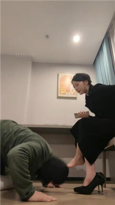 图片[7]-娩娩大魔王】白领S-高跟裸足恋足舔