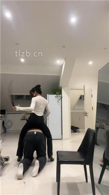 图片[4]-黛帝】健身教练是狗奴-狗链遛狗/鞭打/高跟玉足恋足舔