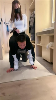 图片[6]-酒鸽】小白鞋白袜踩狗爪/骑马转胯/狂吸白袜脚/吃袜