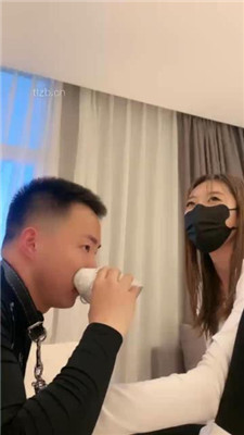 图片[20]-酒鸽】小白鞋白袜踩狗爪/骑马转胯/狂吸白袜脚/吃袜