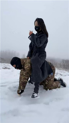 图片[11]-辣姐】冰天雪地公开处刑惩罚狗