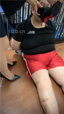 图片[18]-冰色】狗笼圈养跪舔高跟原味脚