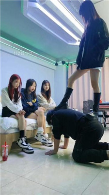 图片[11]-思怡】群调群虐-5S-素人脏鞋臭袜虐狗