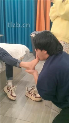 图片[7]-阳阳】姐妹花臭脚臭袜辱-鞭打/转胯骑马踩踏