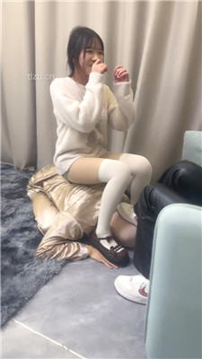 图片[5]-狗哥】可爱反差素人S-原味白袜丝袜恋足舔