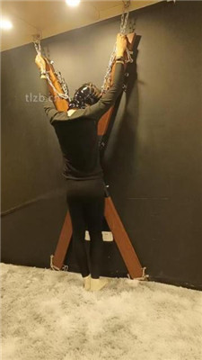 【晏青】十字架固定鞭打sp/跪舔黑丝脚_绳艺库视频下载