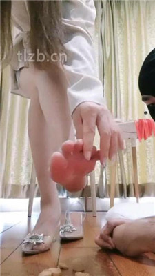 图片[19]-宝儿】踩踏喂食/黑丝美腿诱惑调