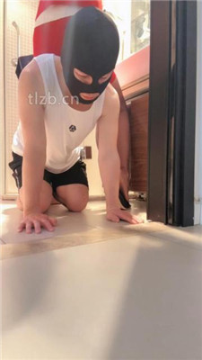 【艺术美学】鞭打/转胯/清理脏鞋臭脚/揪耳朵/白袜塞嘴_绳艺库视频下载