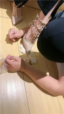 图片[16]-jenn】情侣主虐绿帽-强迫吃套套/高跟踩狗爪/踩踏喂食/提档