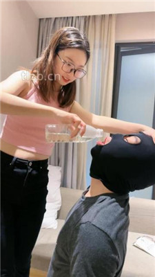 图片[20]-jenn】情侣主虐绿帽-强迫吃套套/高跟踩狗爪/踩踏喂食/提档